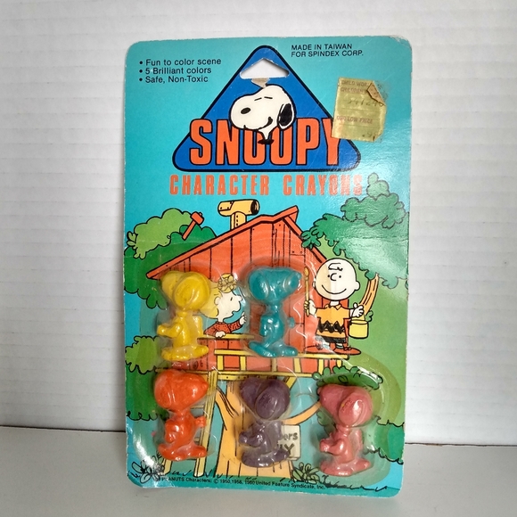Vintage Peanuts Snoopy Panosh Place Crayons In Original Packaging - Picture 2 of 4